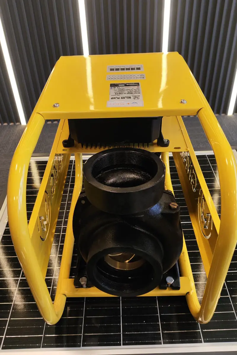 110 Volt - 400 Volt Arası Çalışabilen 2500 Watt Maks. 25 Metre 90 Ton Serisi Sürücülü Şamandıralı Dörtlük Çıkış Salyangoz Su Pompası-detail