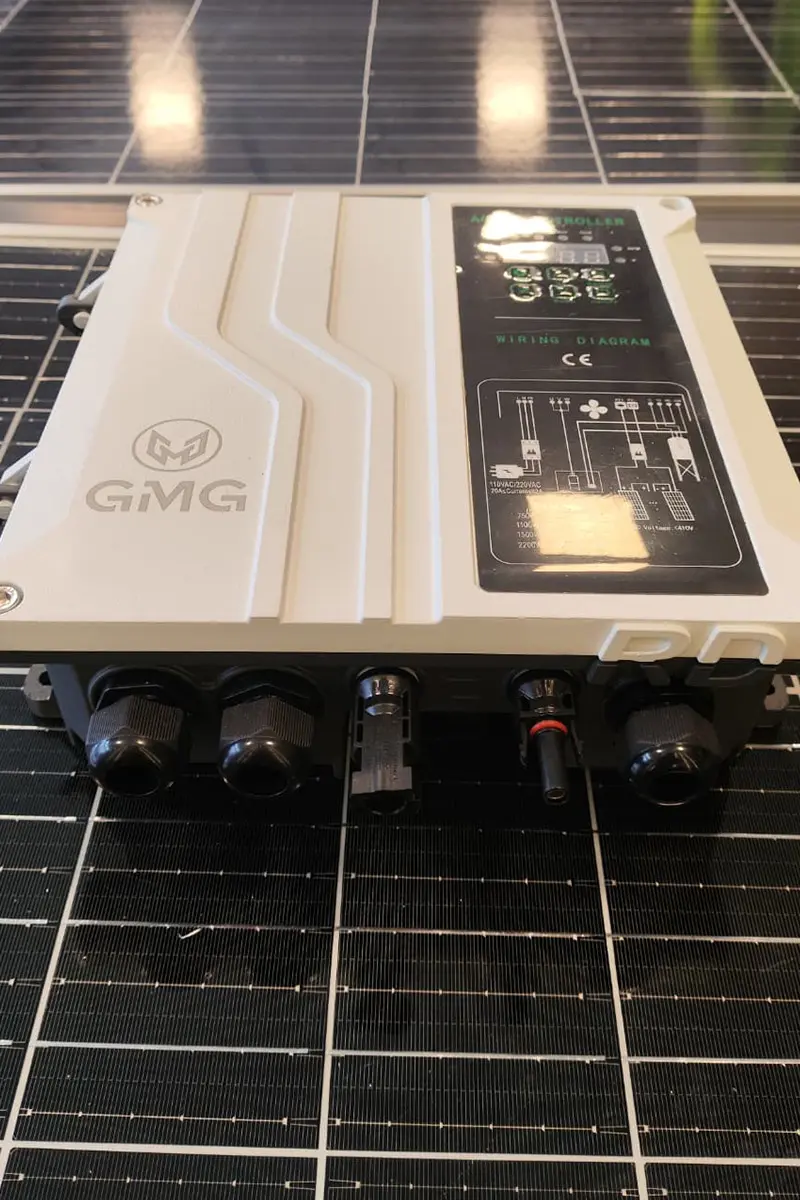 300 Volt 2200 Watt Maks 110 Metre 13 Ton Serisi 4 Inç Fanlı Sürücülü Ve Şebeke Destekli Su Bittiğinde Durma Özelliğine Sahip Şamandıralı Şebeke Destekli Dc Dalgıç Pompa-detail