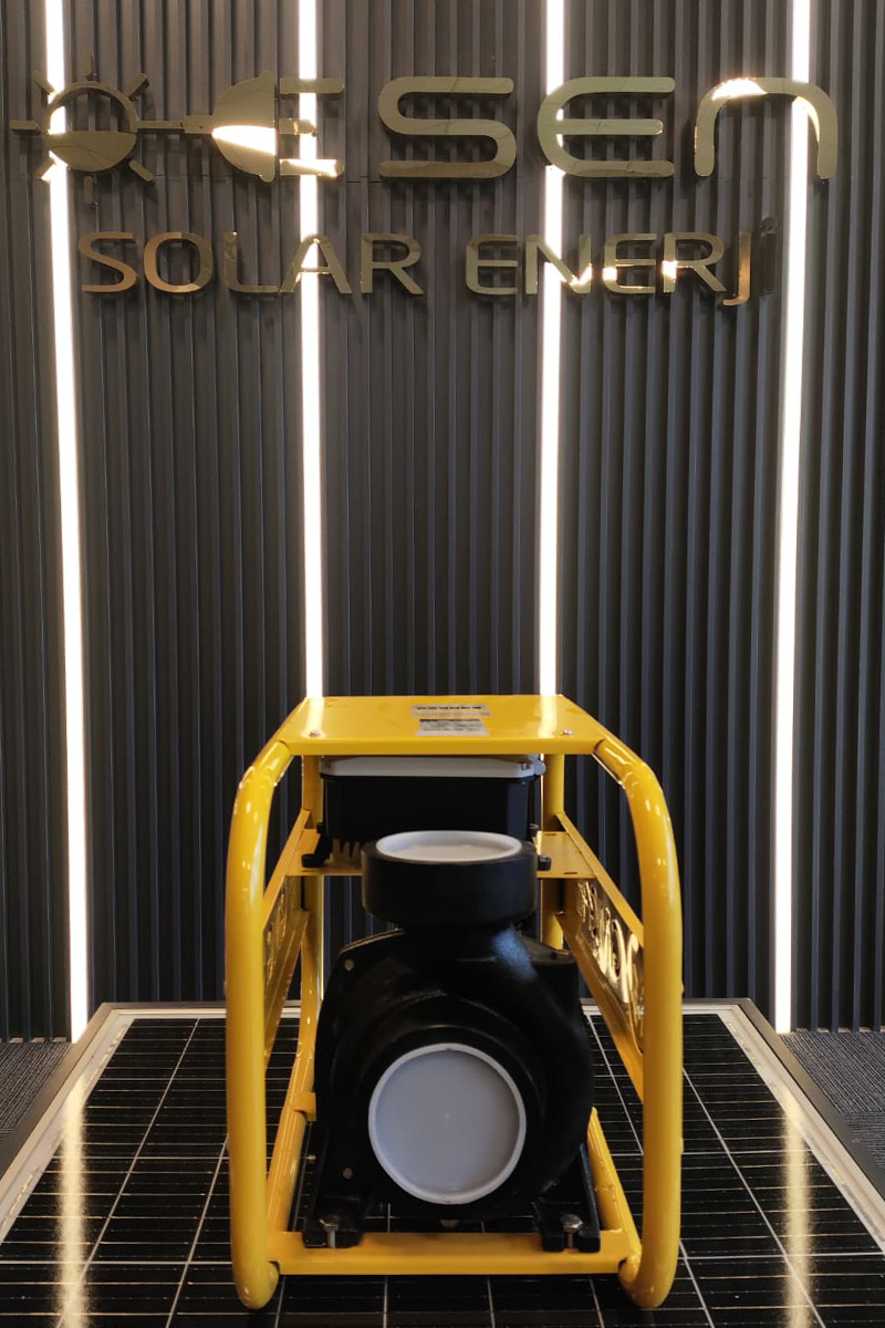 110 Volt - 400 Volt Arası Çalışabilen 2500 Watt Maks. 25 Metre 90 Ton Serisi Sürücülü Şamandıralı Dörtlük Çıkış Salyangoz Su Pompası